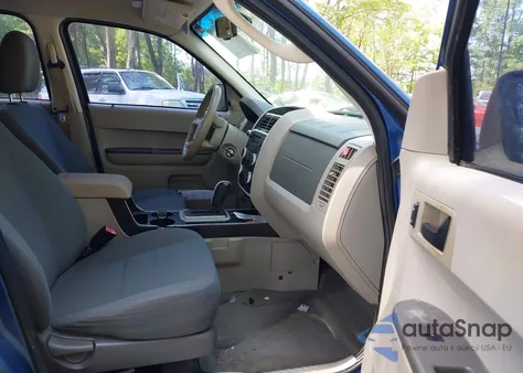 2010 Ford Escape Xls из США, поврежденный, VIN 1FMCU0C76AKB55227